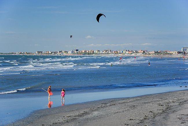 Sottomarina Beach Apartment Chioggia Eksteriør billede