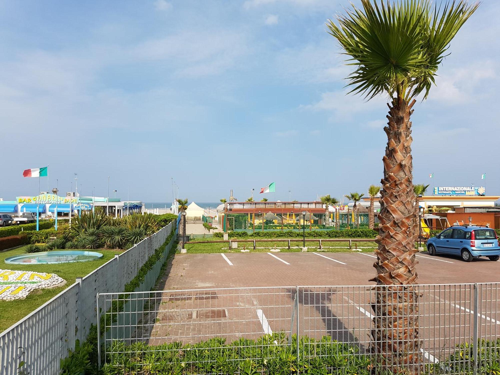 Sottomarina Beach Apartment Chioggia Eksteriør billede